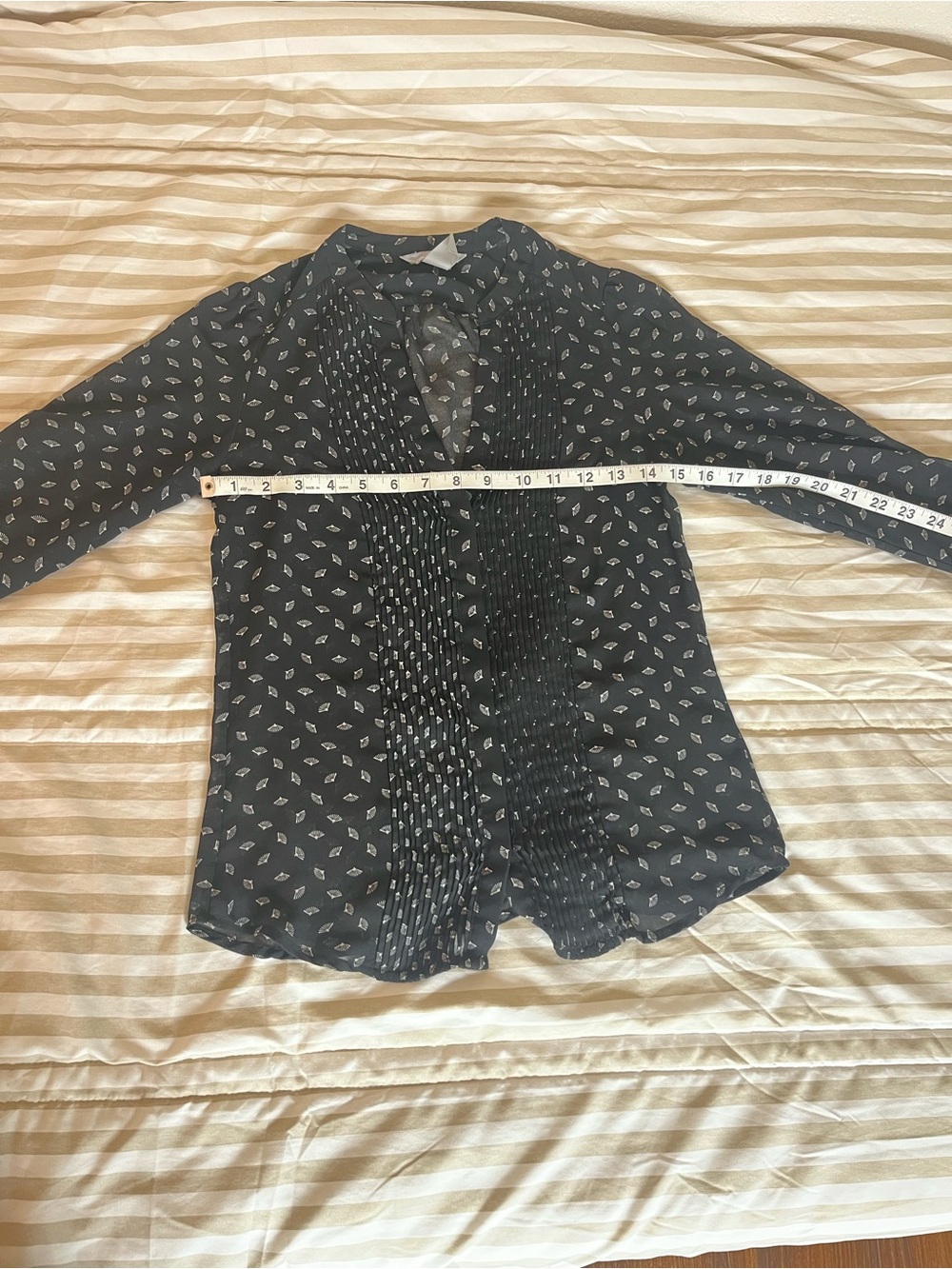 H&M Black Geometric Print Pleated Pintuck Blouse Size 2 - Picture 3 of 10